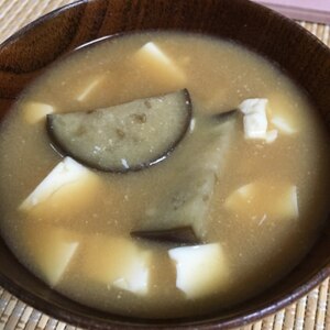 なすと豆腐の味噌汁